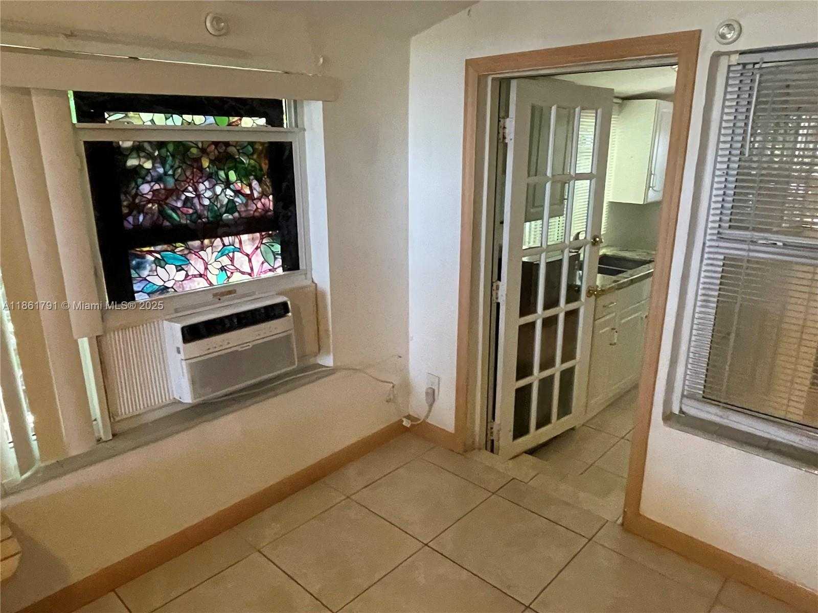 Small Image of 2626 THOMAS ST, Hollywood Number 28