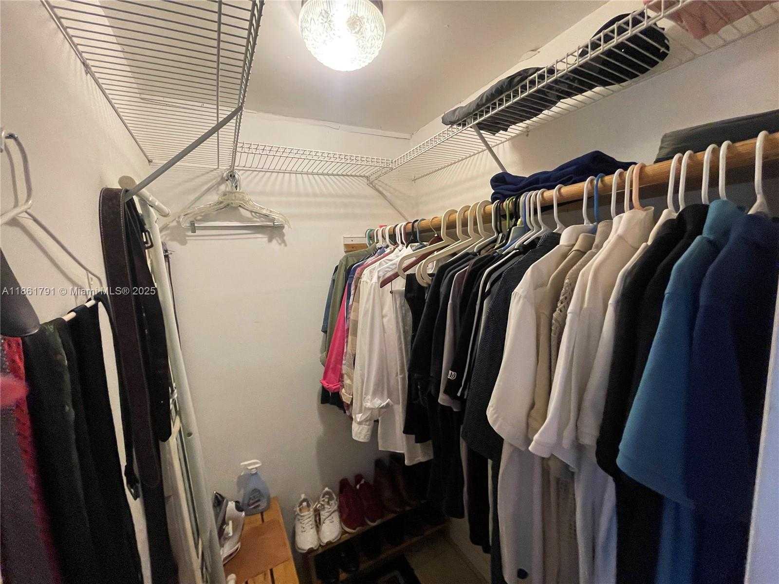Small Image of 2626 THOMAS ST, Hollywood Number 53