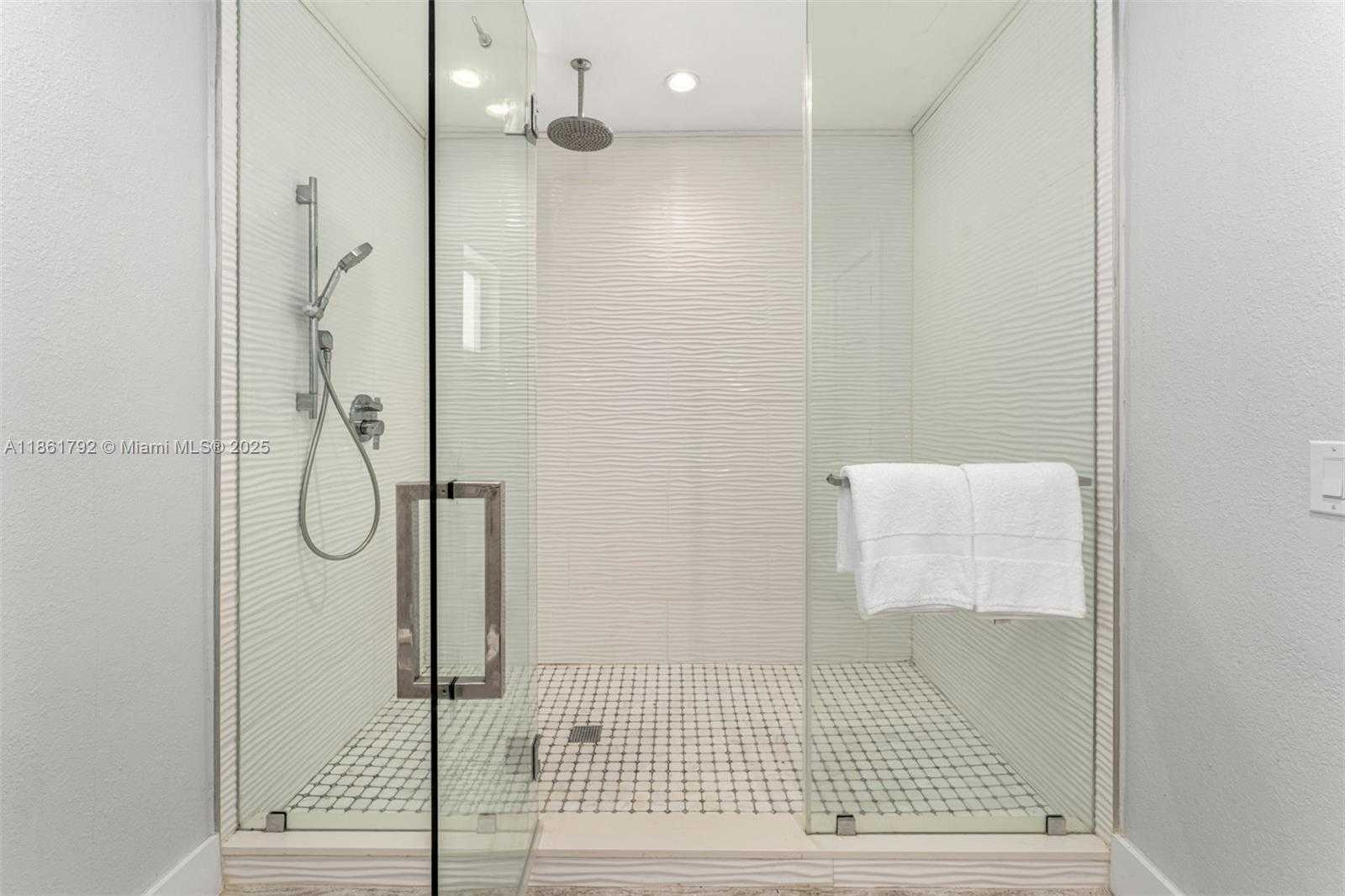 Small Image of 5940 SOUTH WEST 120TH ST, Pinecrest Number 16