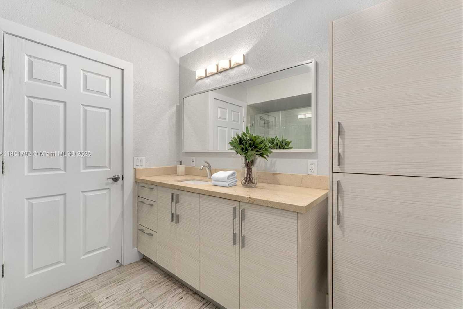 Small Image of 5940 SOUTH WEST 120TH ST, Pinecrest Number 23