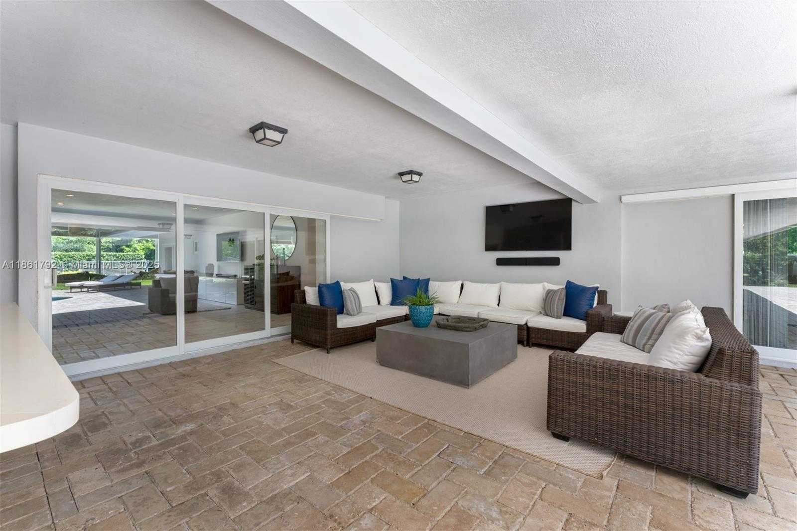 Small Image of 5940 SOUTH WEST 120TH ST, Pinecrest Number 25