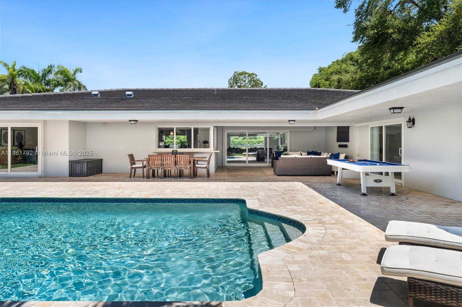 Small Image of 5940 SOUTH WEST 120TH ST, Pinecrest Number 26