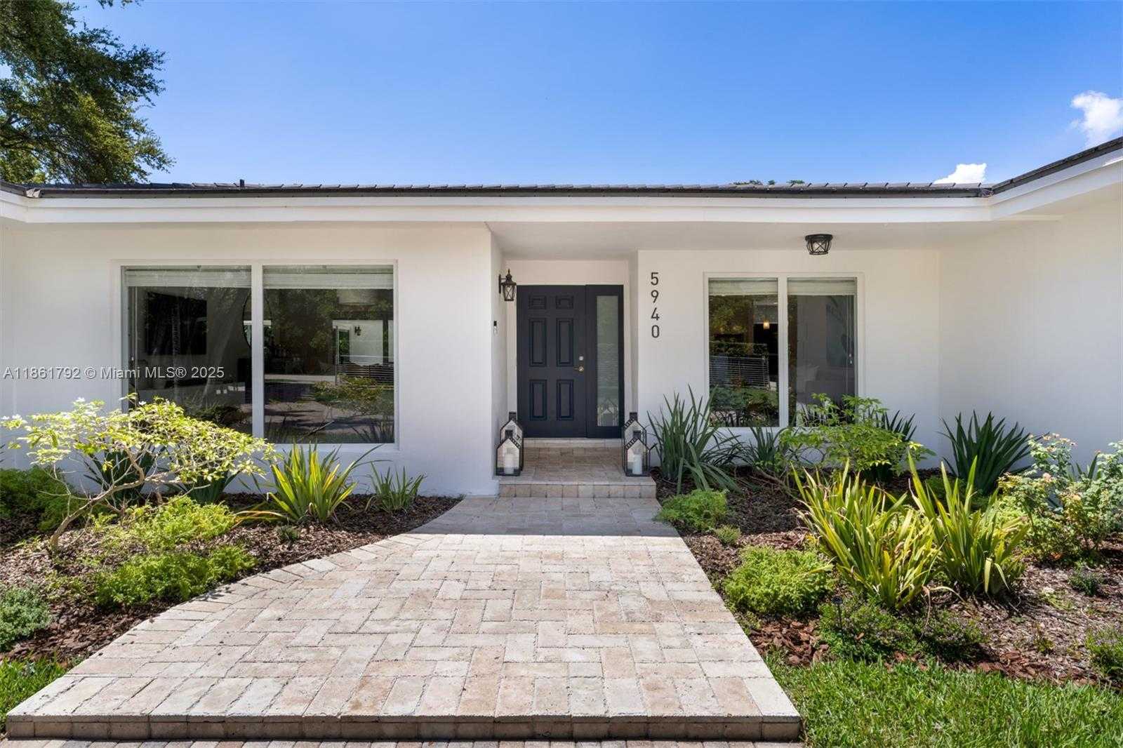 Small Image of 5940 SOUTH WEST 120TH ST, Pinecrest Number 3
