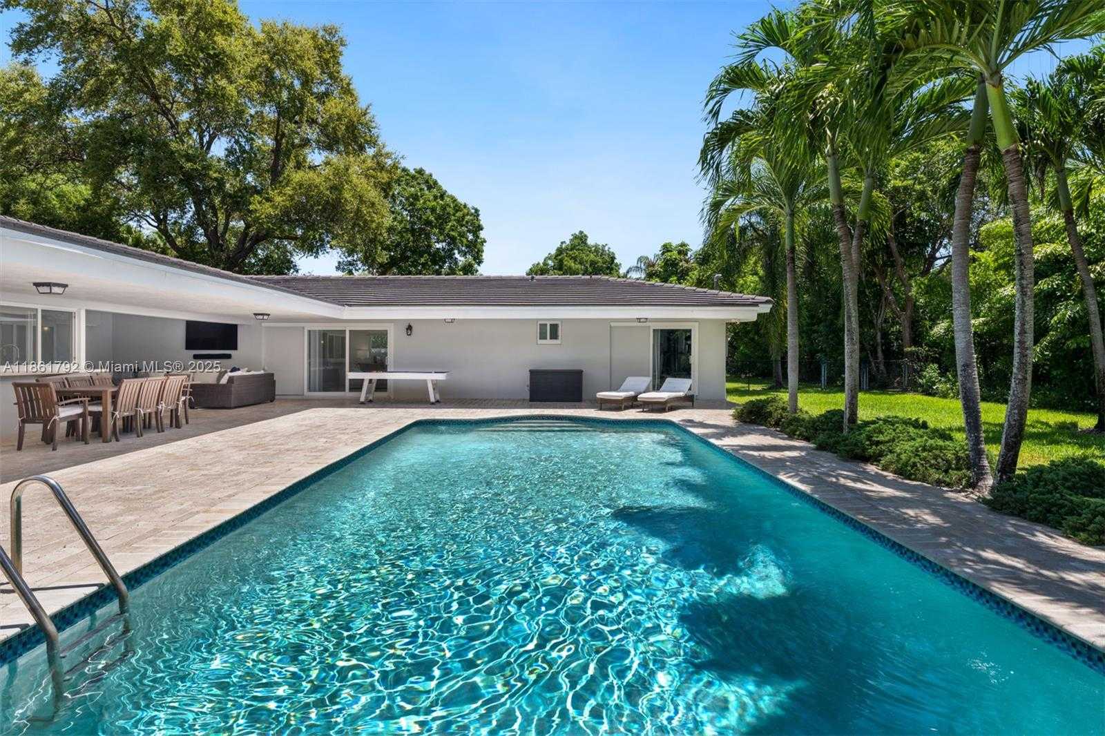Small Image of 5940 SOUTH WEST 120TH ST, Pinecrest Number 31
