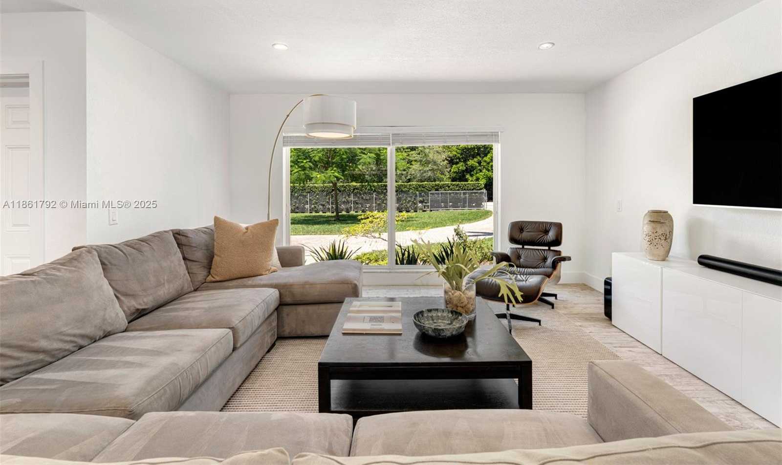 Small Image of 5940 SOUTH WEST 120TH ST, Pinecrest Number 6