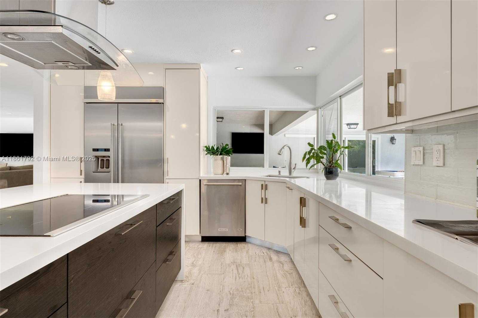 Small Image of 5940 SOUTH WEST 120TH ST, Pinecrest Number 9