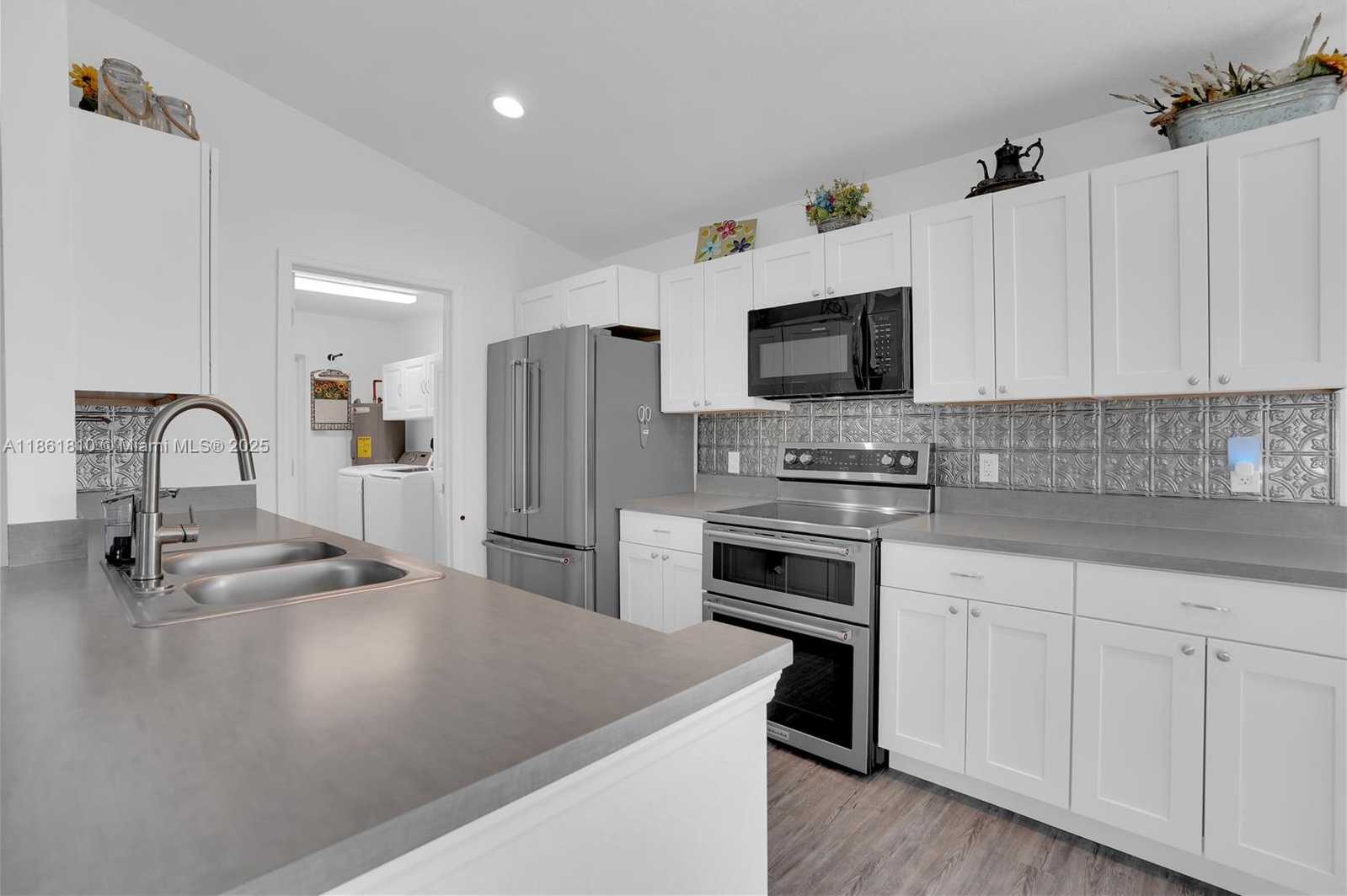 Small Image of 1263 NORGE CT, Other City - In The State Of Florida Number 3