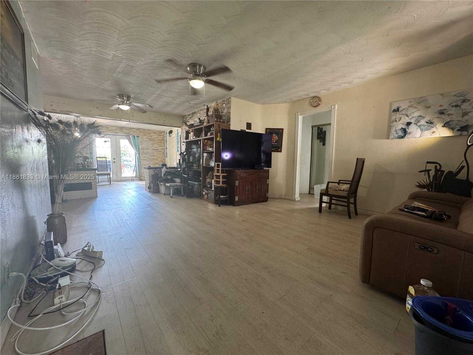 Small Image of 3525 SOUTH WEST 15TH CT, Fort Lauderdale Number 3