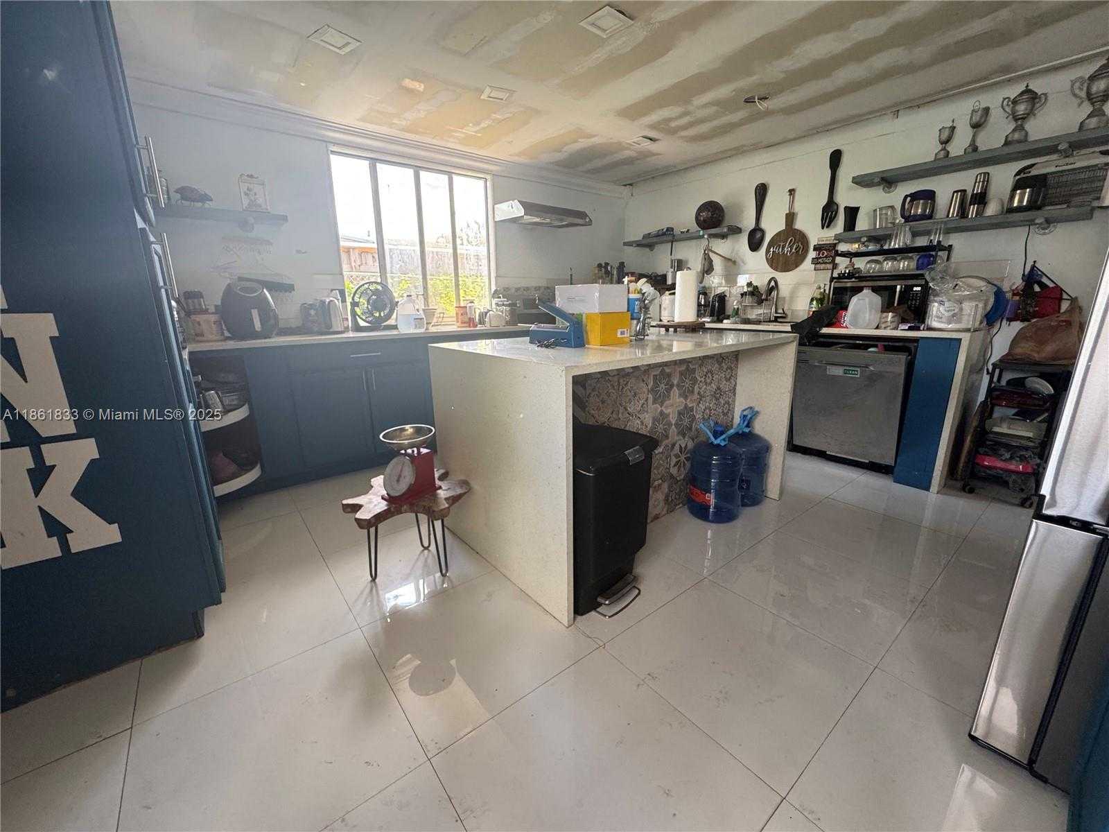 Small Image of 3525 SOUTH WEST 15TH CT, Fort Lauderdale Number 5