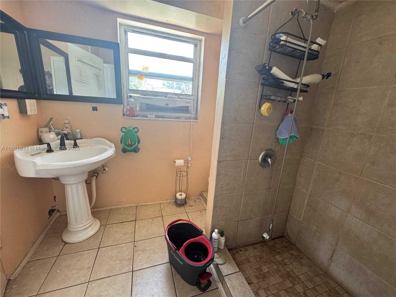 Small Image of 3525 SOUTH WEST 15TH CT, Fort Lauderdale Number 7