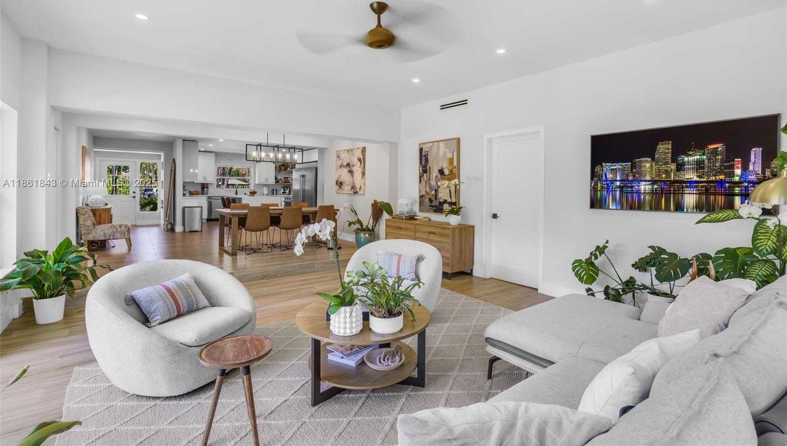 Small Image of 653 GLENRIDGE RD, Key Biscayne Number 12
