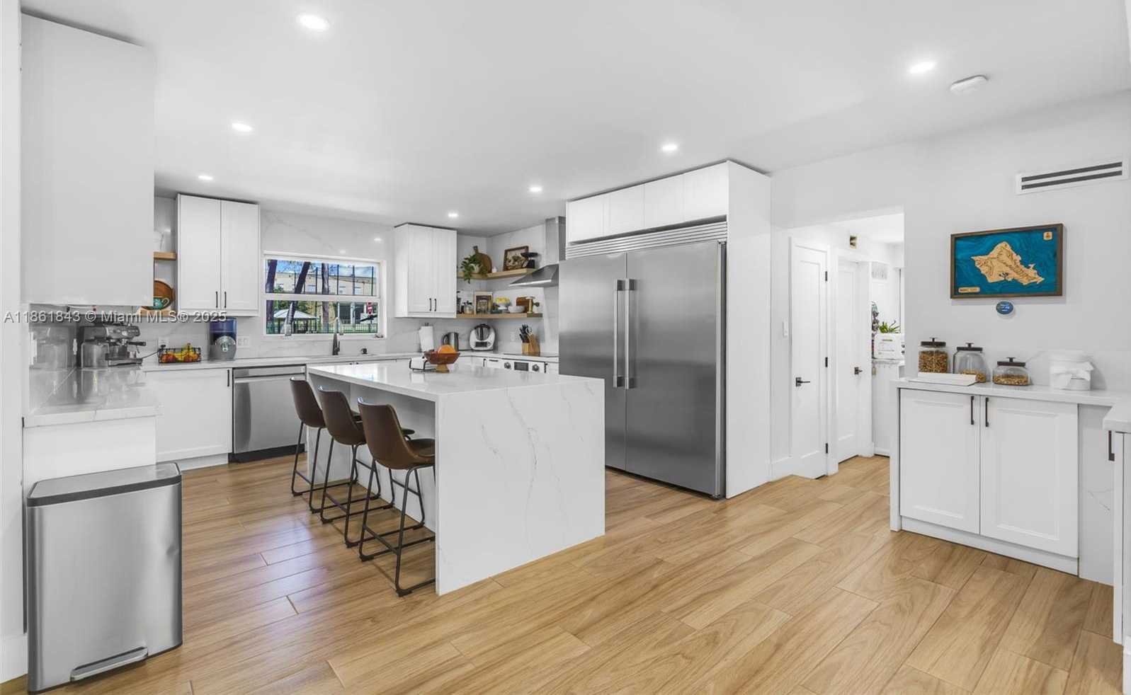 Small Image of 653 GLENRIDGE RD, Key Biscayne Number 14
