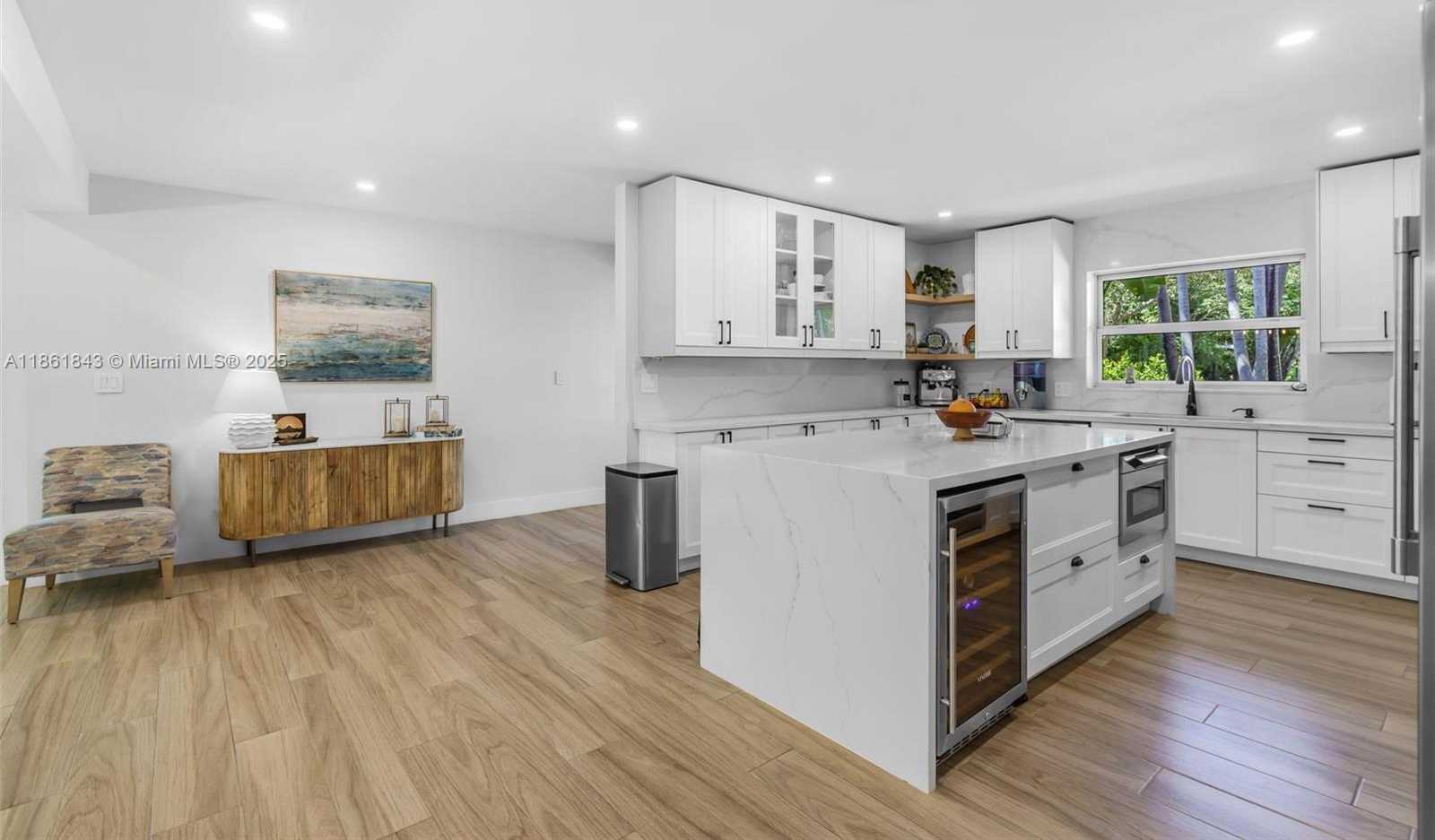 Small Image of 653 GLENRIDGE RD, Key Biscayne Number 15