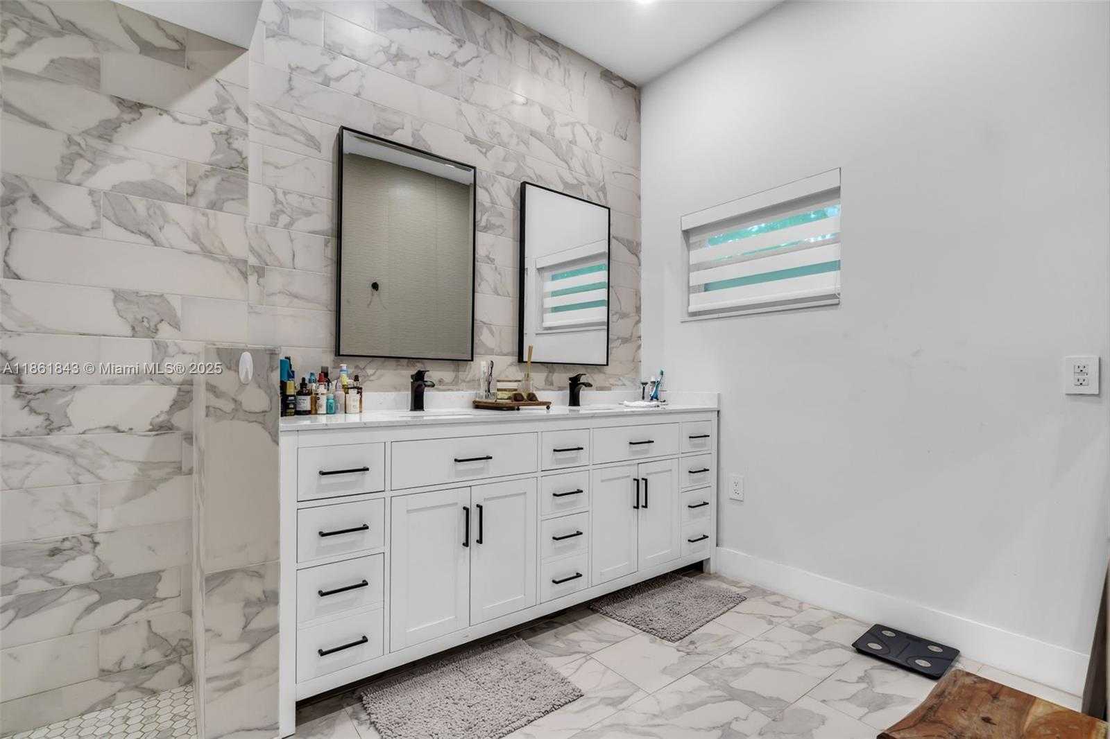 Small Image of 653 GLENRIDGE RD, Key Biscayne Number 25