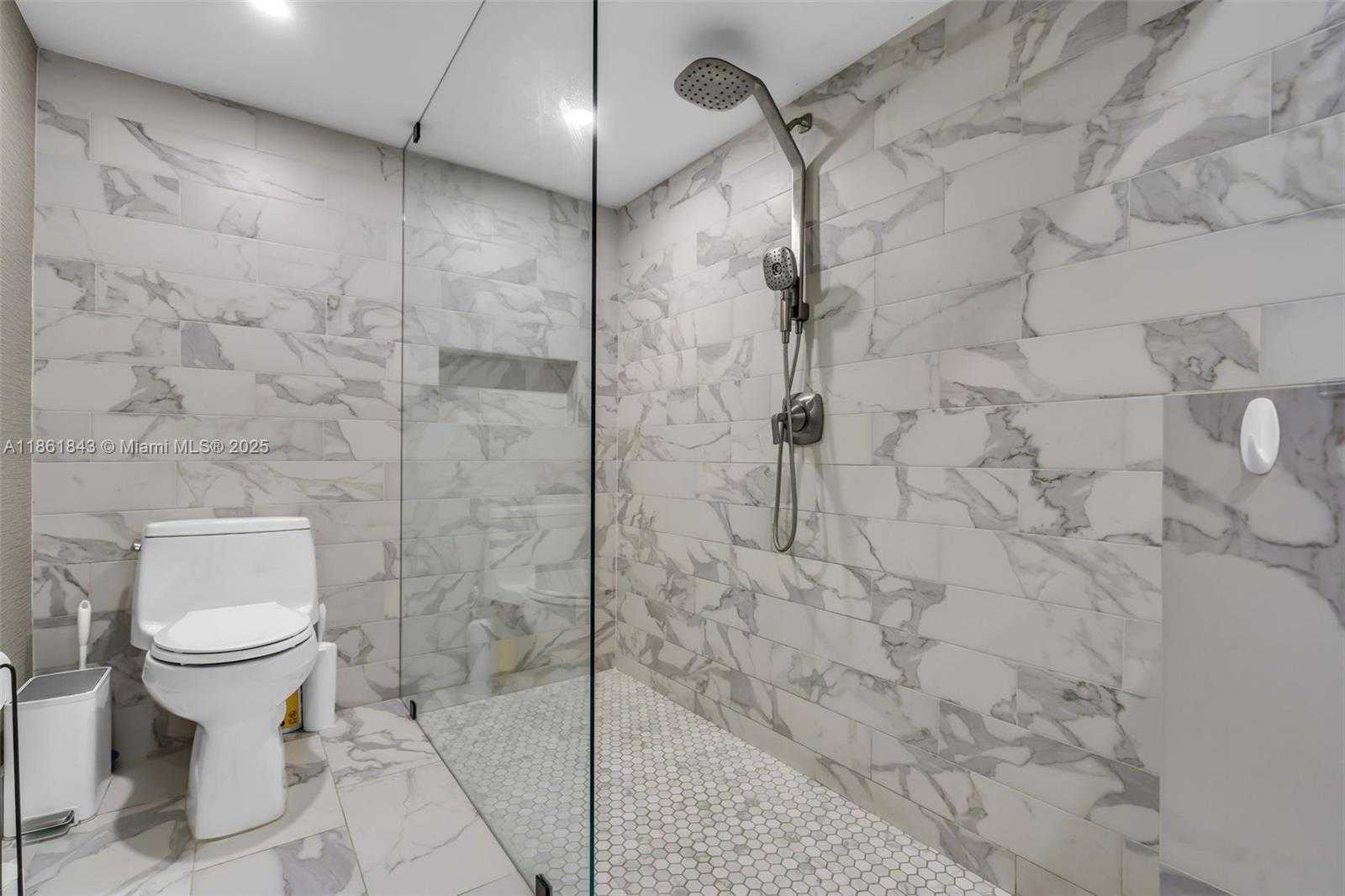 Small Image of 653 GLENRIDGE RD, Key Biscayne Number 27