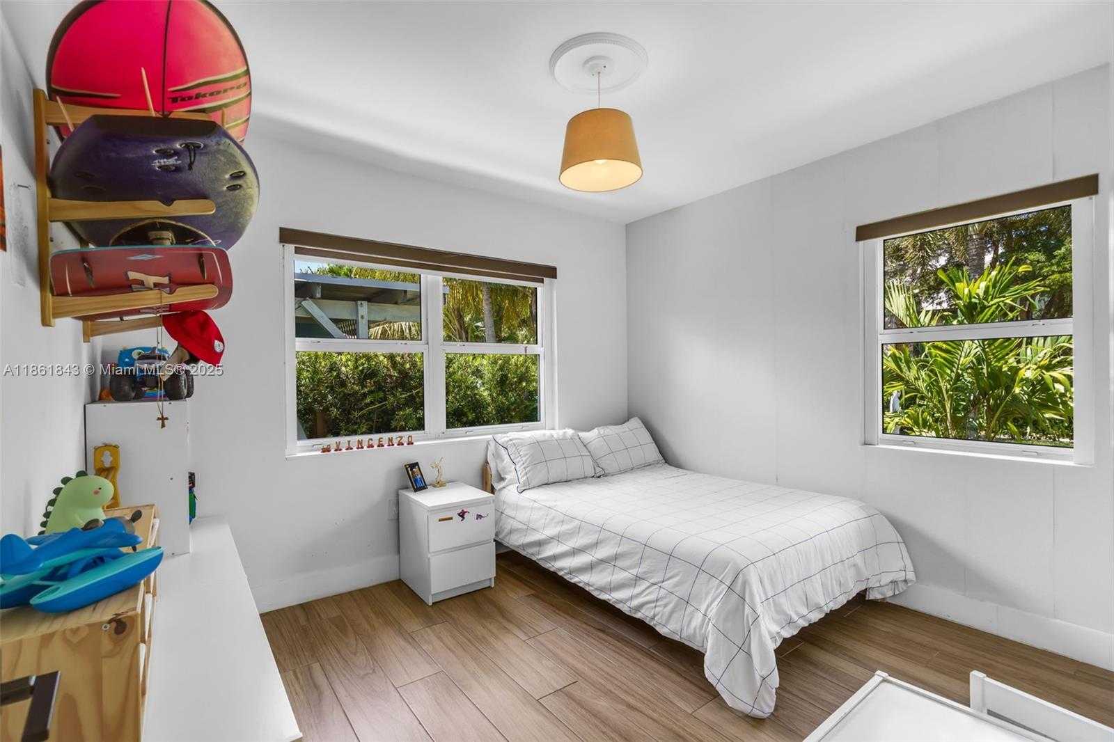 Small Image of 653 GLENRIDGE RD, Key Biscayne Number 28