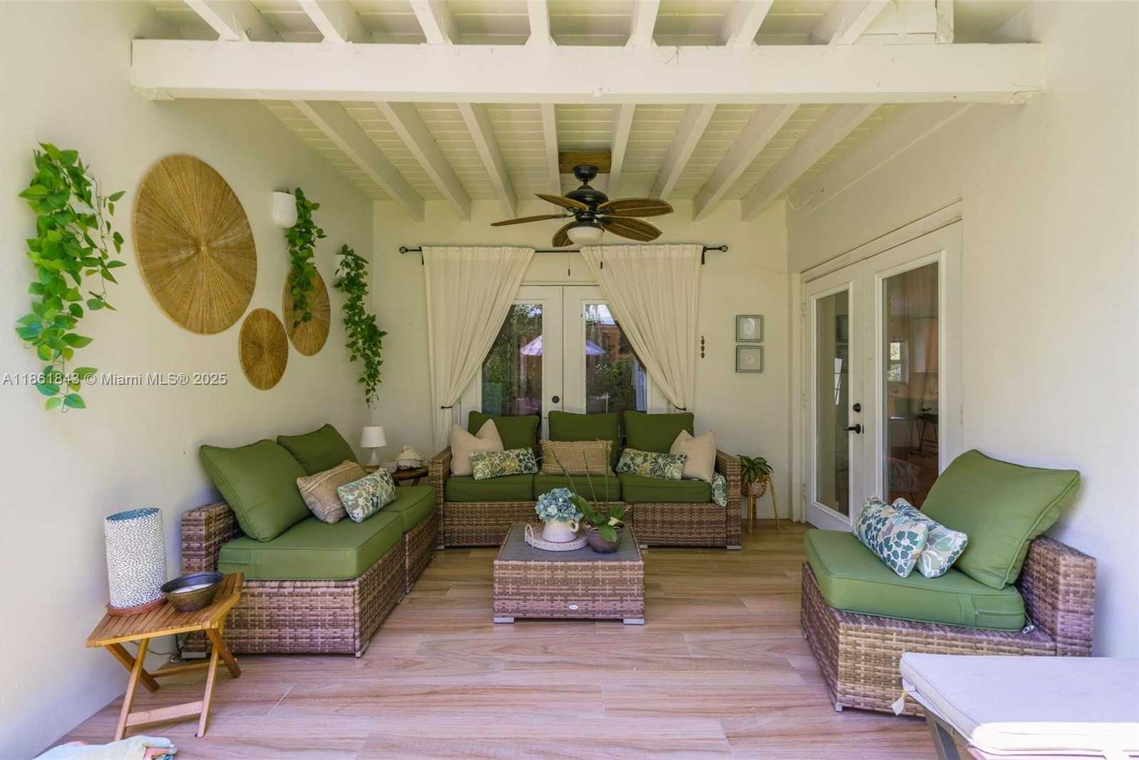 Small Image of 653 GLENRIDGE RD, Key Biscayne Number 37
