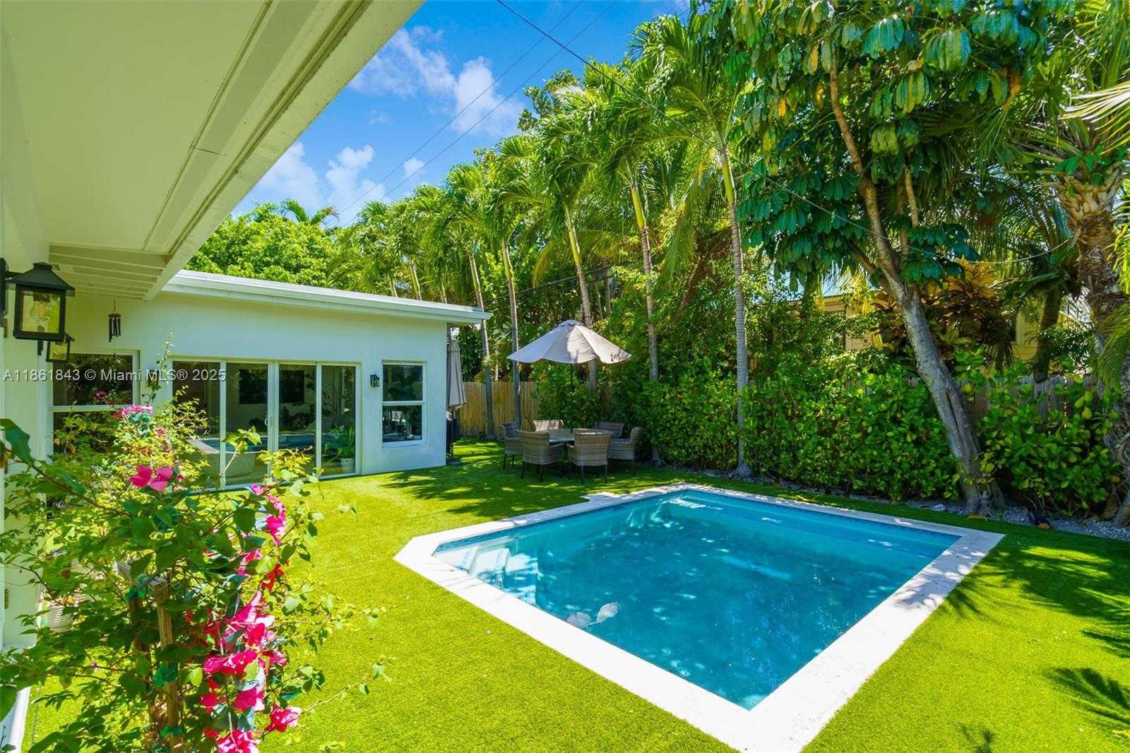 Small Image of 653 GLENRIDGE RD, Key Biscayne Number 38