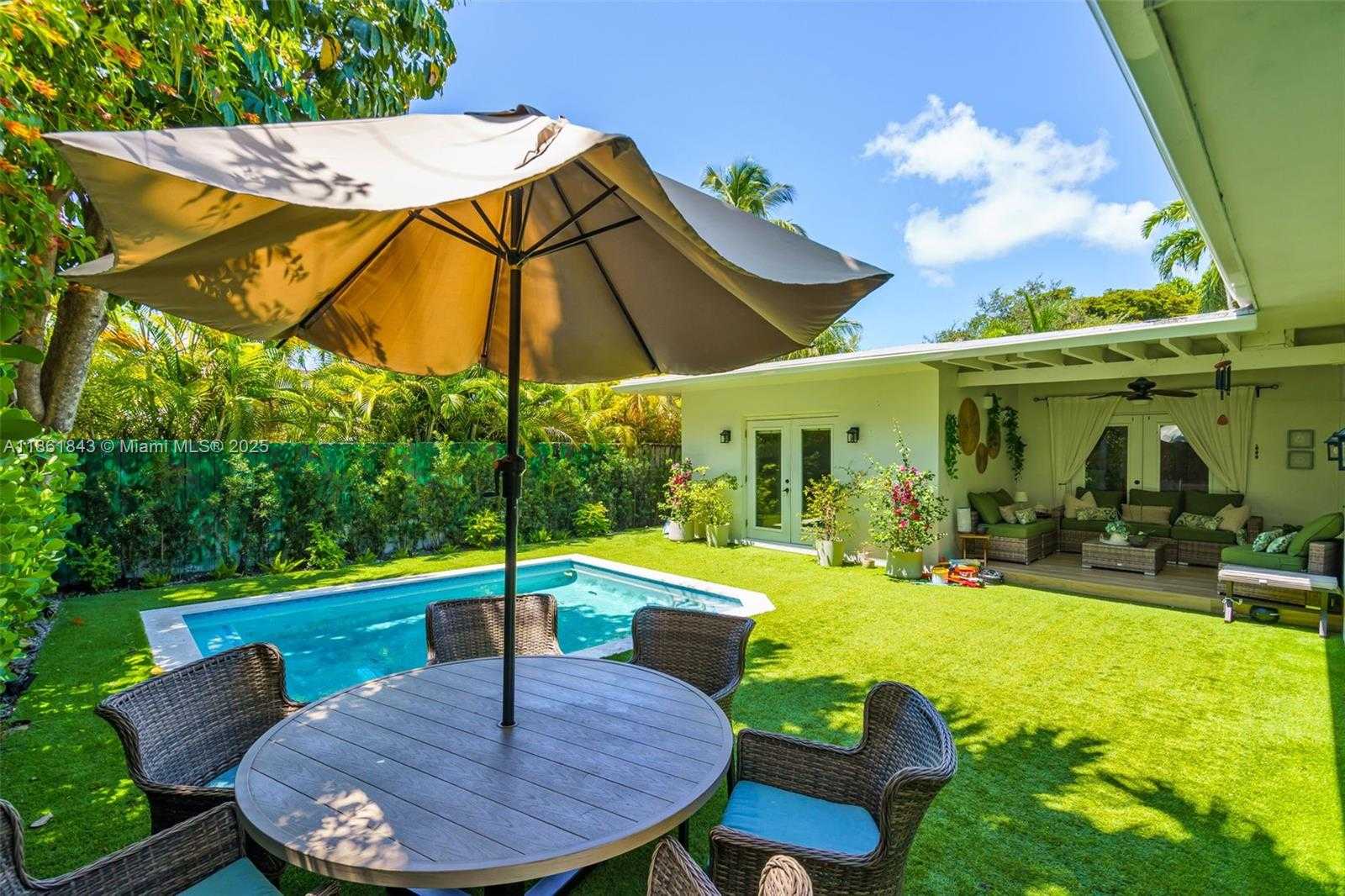 Small Image of 653 GLENRIDGE RD, Key Biscayne Number 41