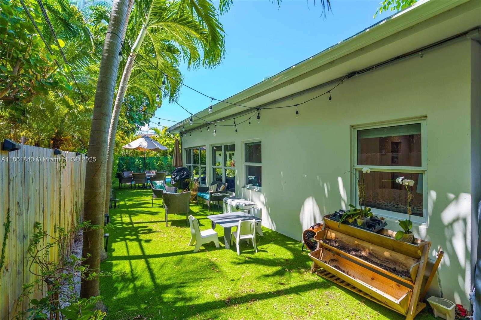 Small Image of 653 GLENRIDGE RD, Key Biscayne Number 42