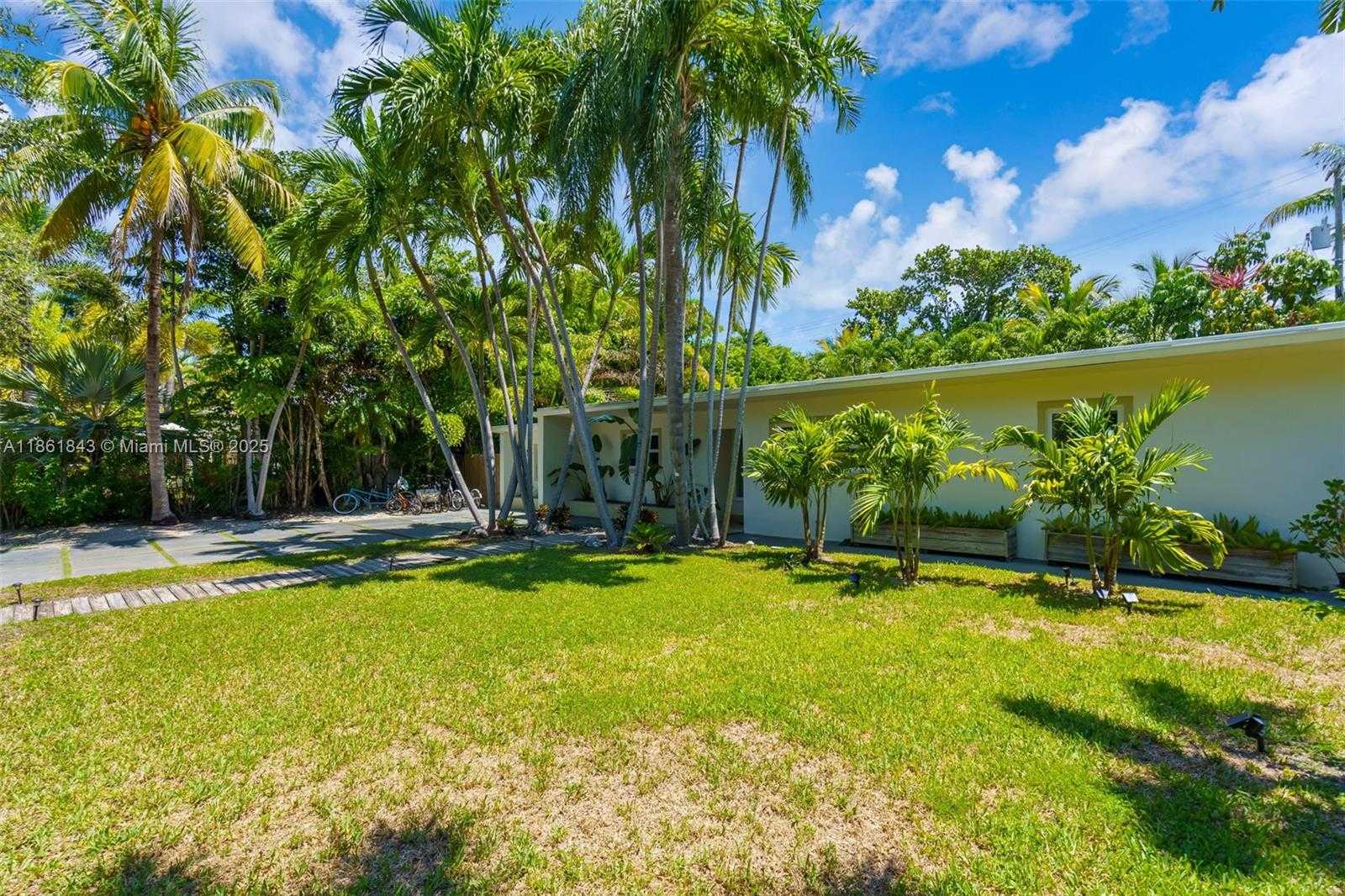 Small Image of 653 GLENRIDGE RD, Key Biscayne Number 46