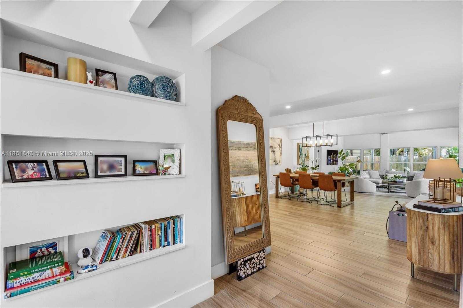 Small Image of 653 GLENRIDGE RD, Key Biscayne Number 5
