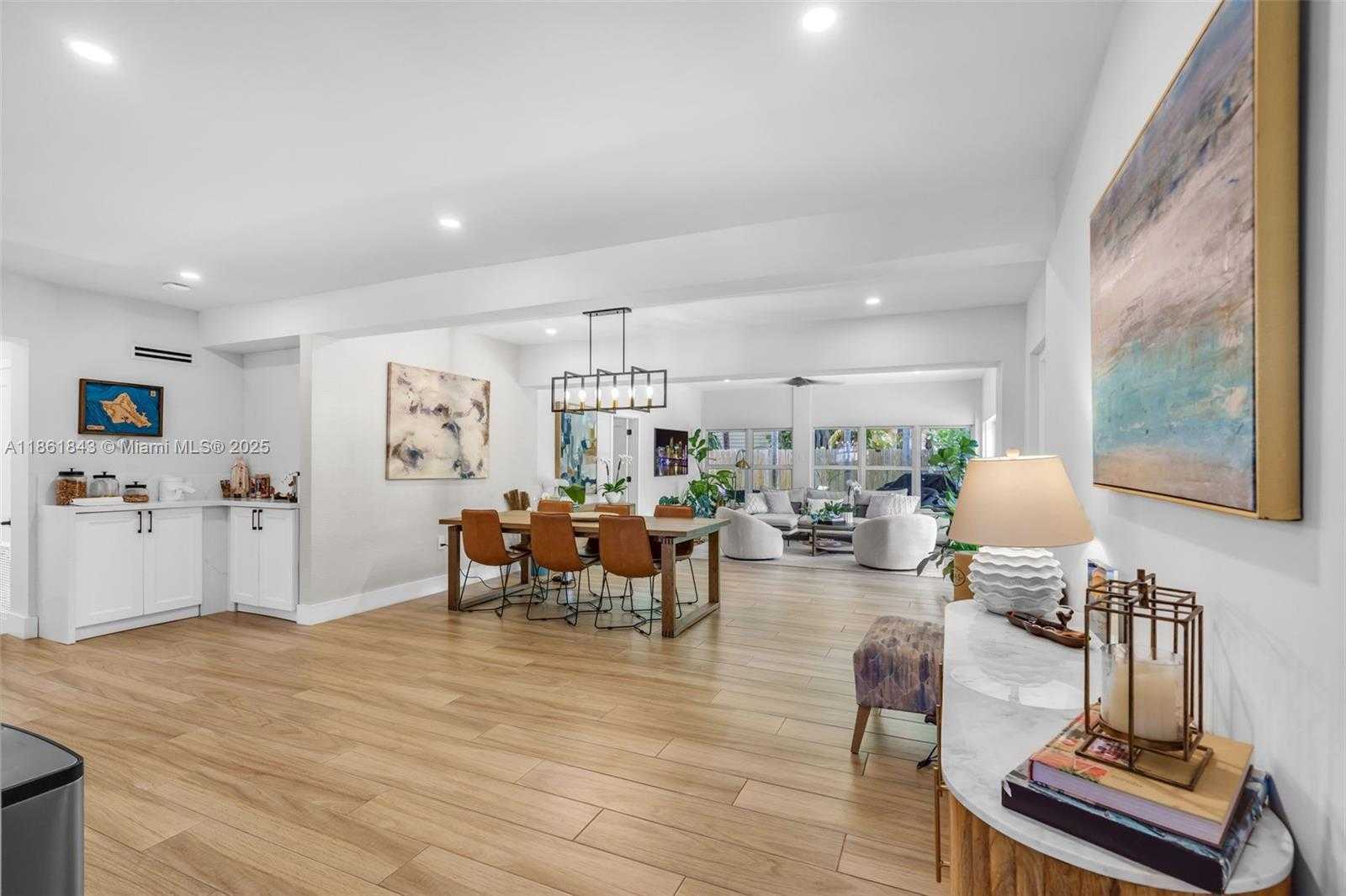 Small Image of 653 GLENRIDGE RD, Key Biscayne Number 6
