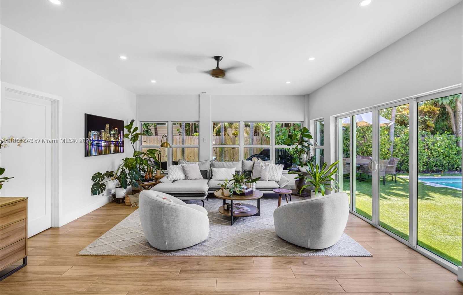 Small Image of 653 GLENRIDGE RD, Key Biscayne Number 8