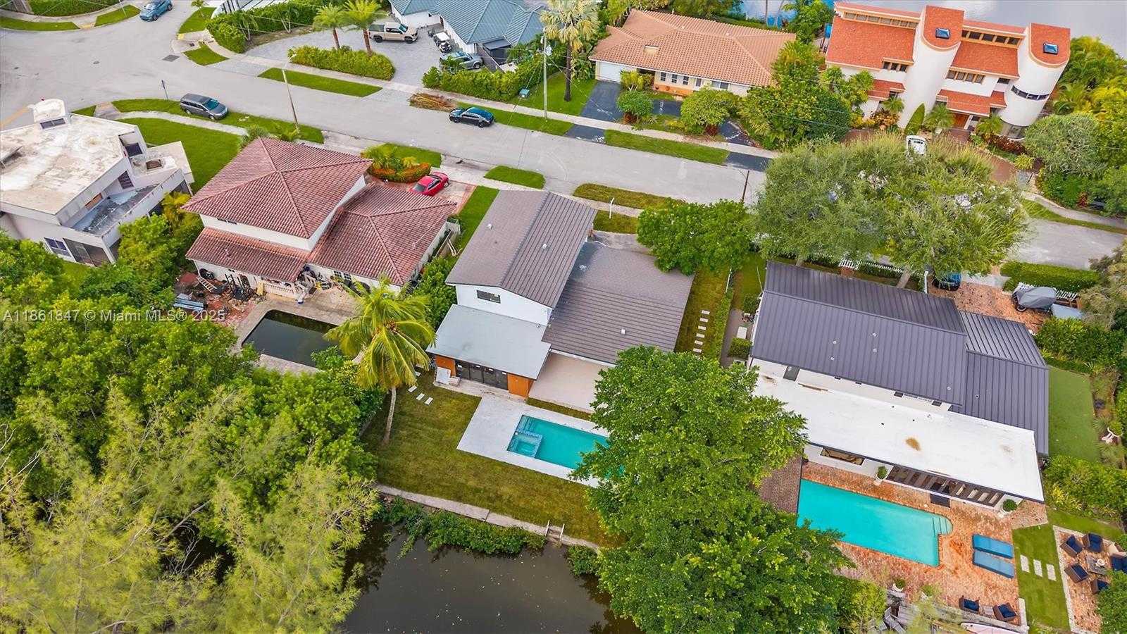 Small Image of 19731 NORTH EAST 24TH AVE, Miami Number 10