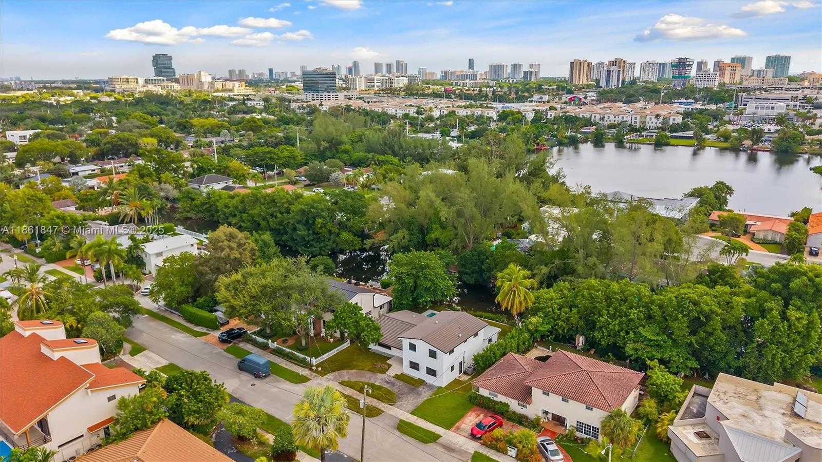 Small Image of 19731 NORTH EAST 24TH AVE, Miami Number 12