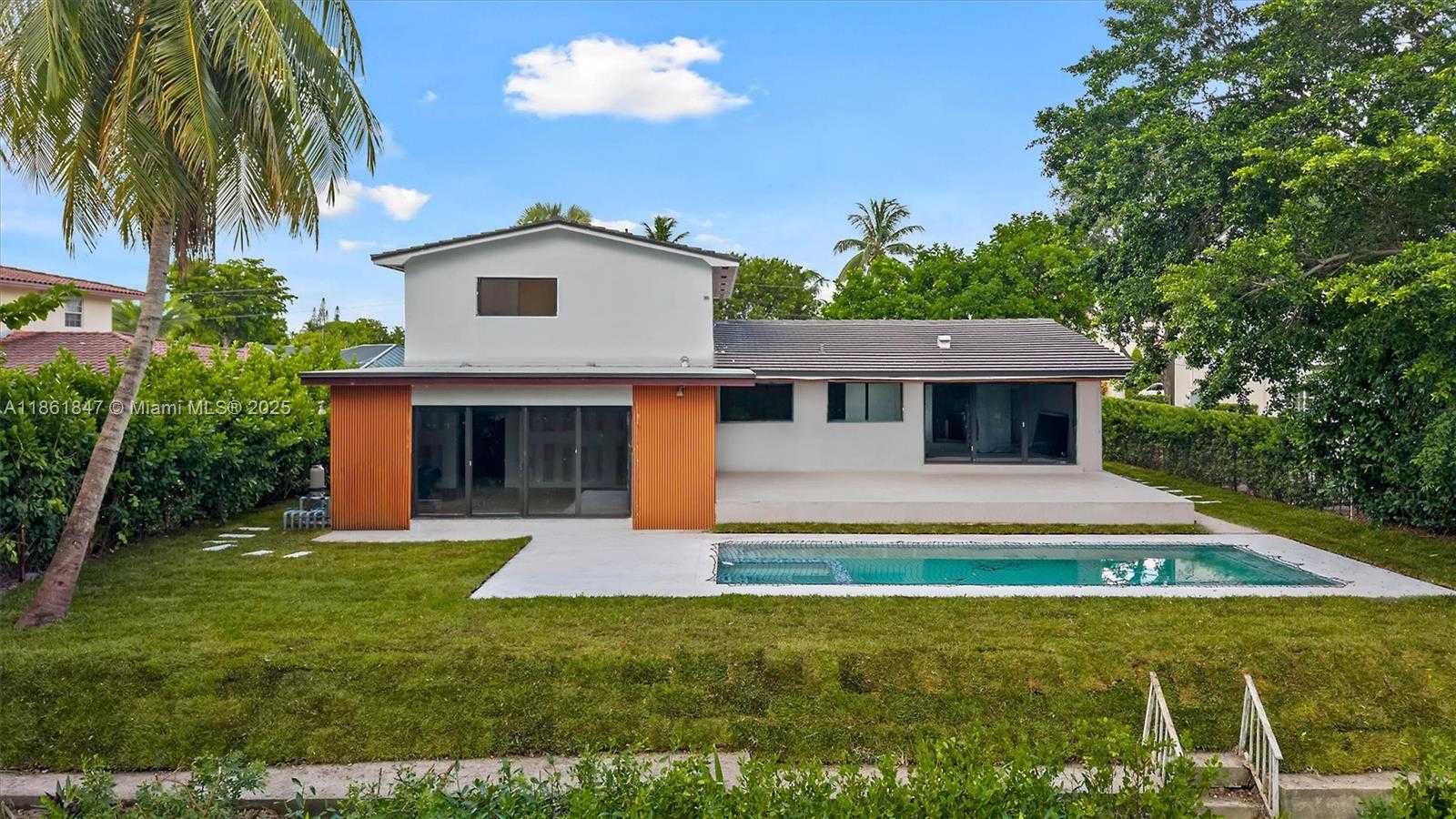 Small Image of 19731 NORTH EAST 24TH AVE, Miami Number 5