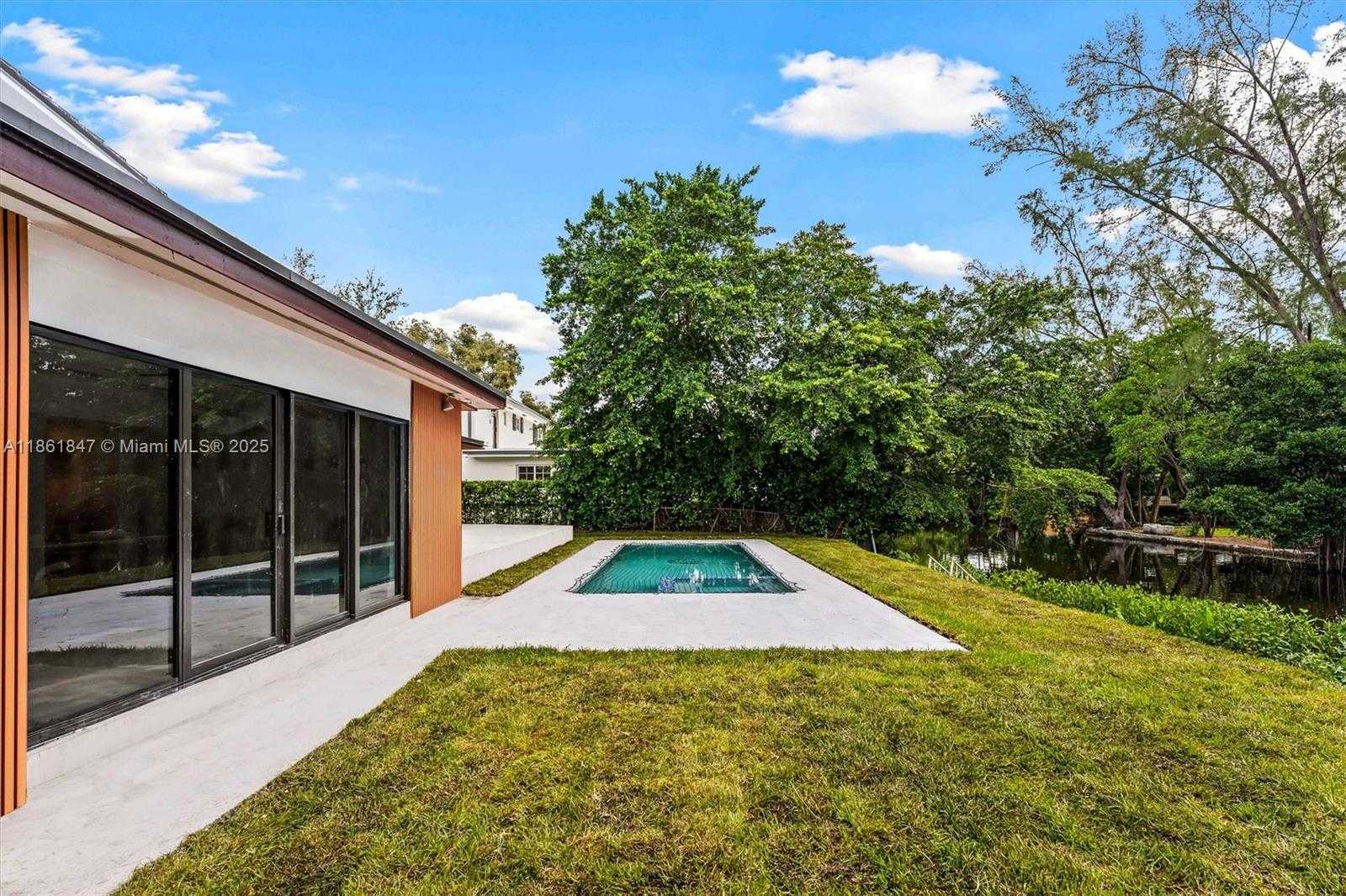 Small Image of 19731 NORTH EAST 24TH AVE, Miami Number 6