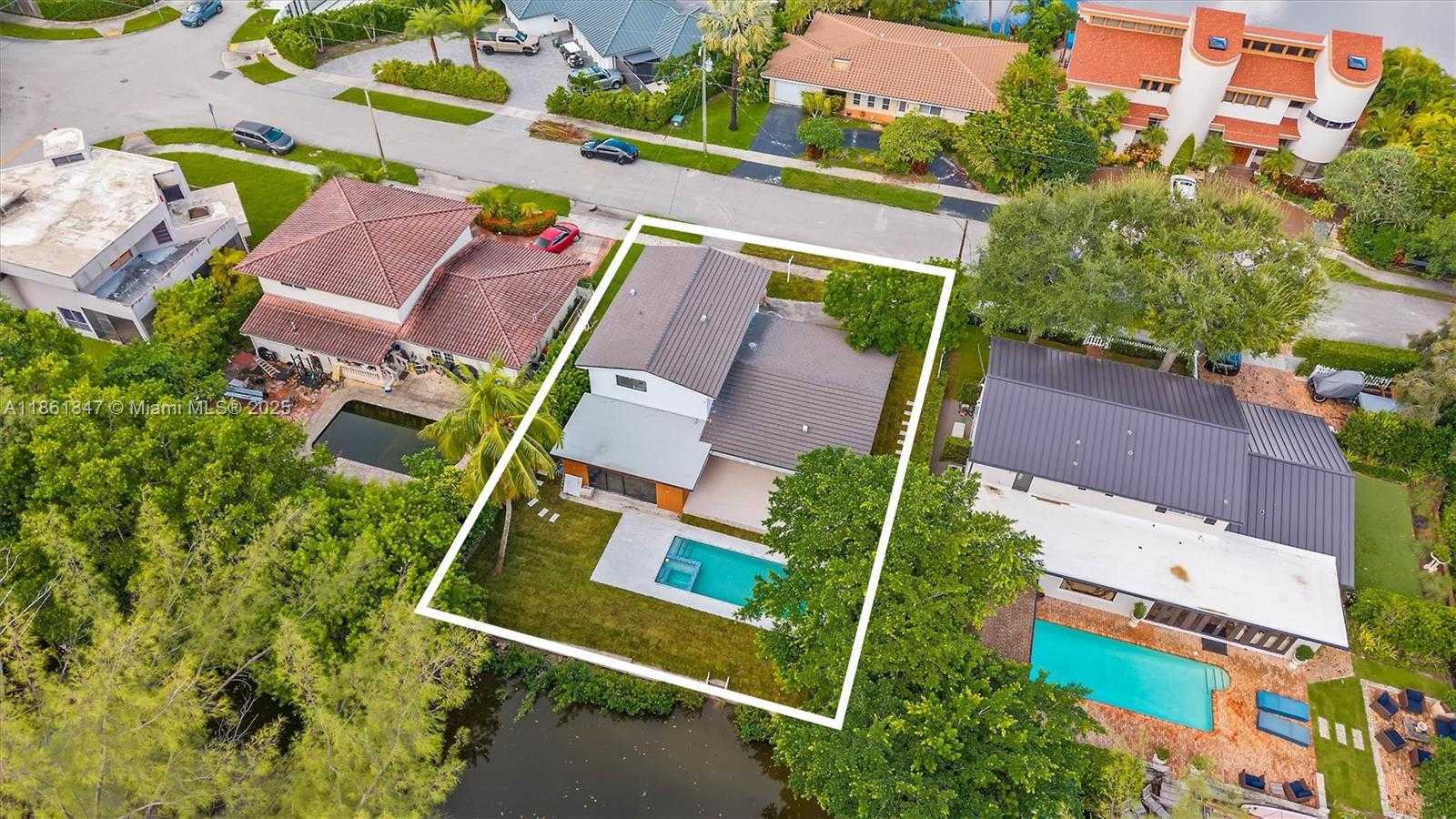 Small Image of 19731 NORTH EAST 24TH AVE, Miami Number 9