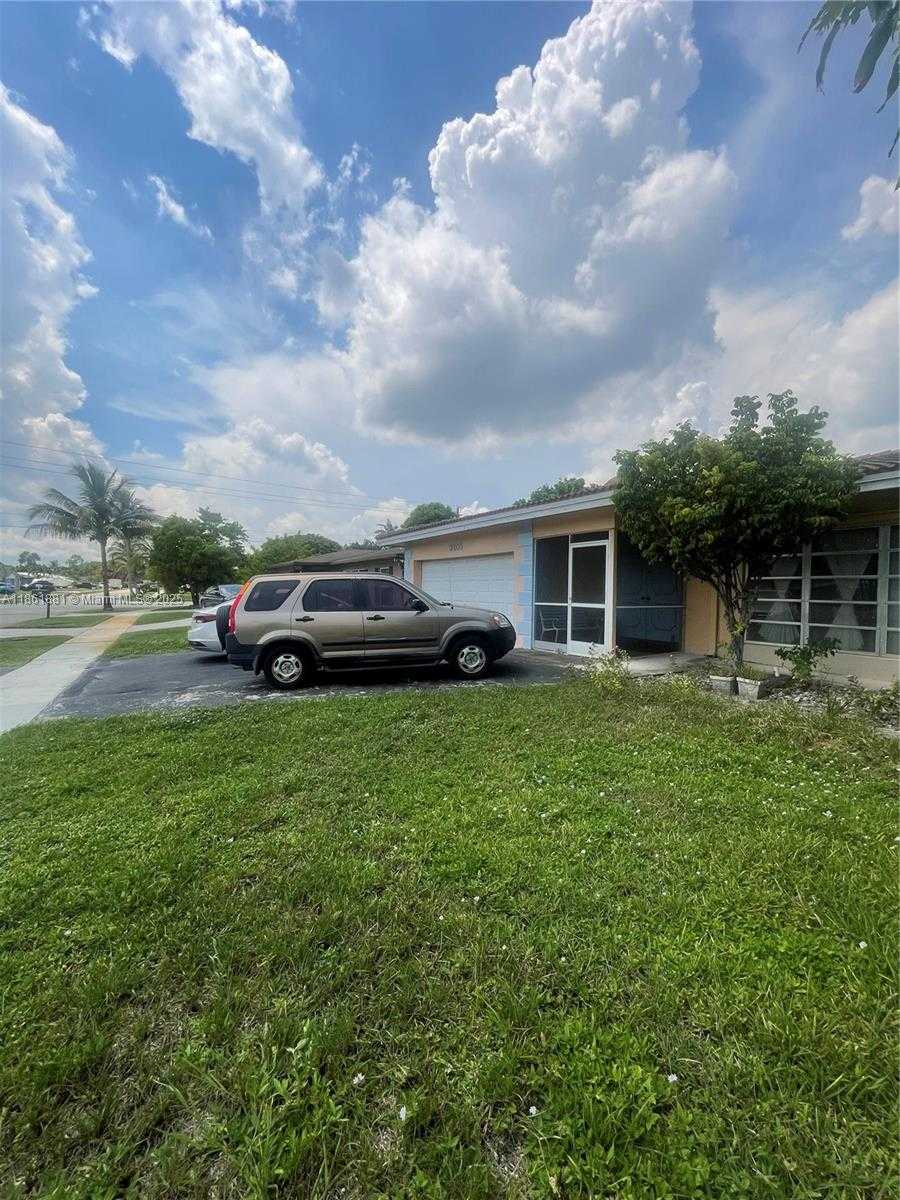 Small Image of 8203 NORTH WEST 73RD TER, Tamarac Number 6