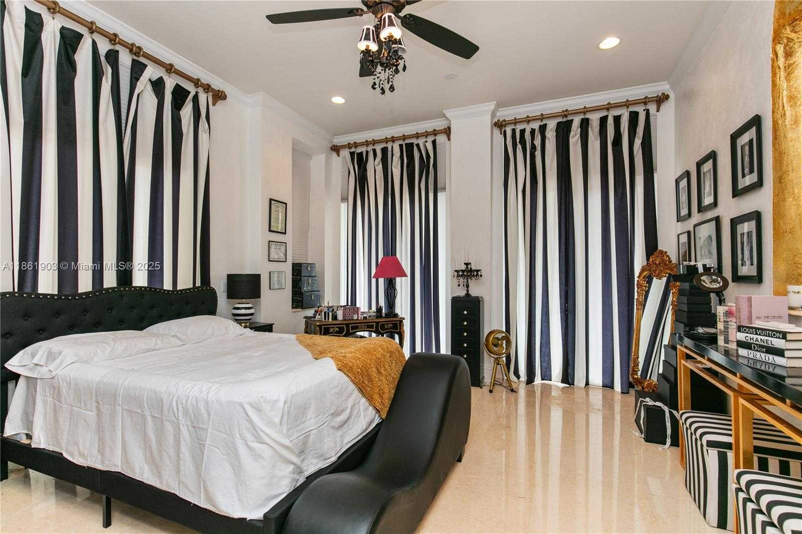 Small Image of 2951 LAKE RIDGE LN, Weston Number 27