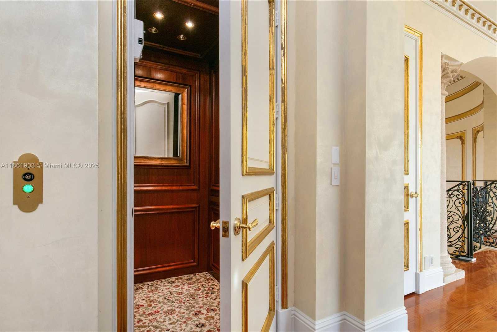 Small Image of 2951 LAKE RIDGE LN, Weston Number 47