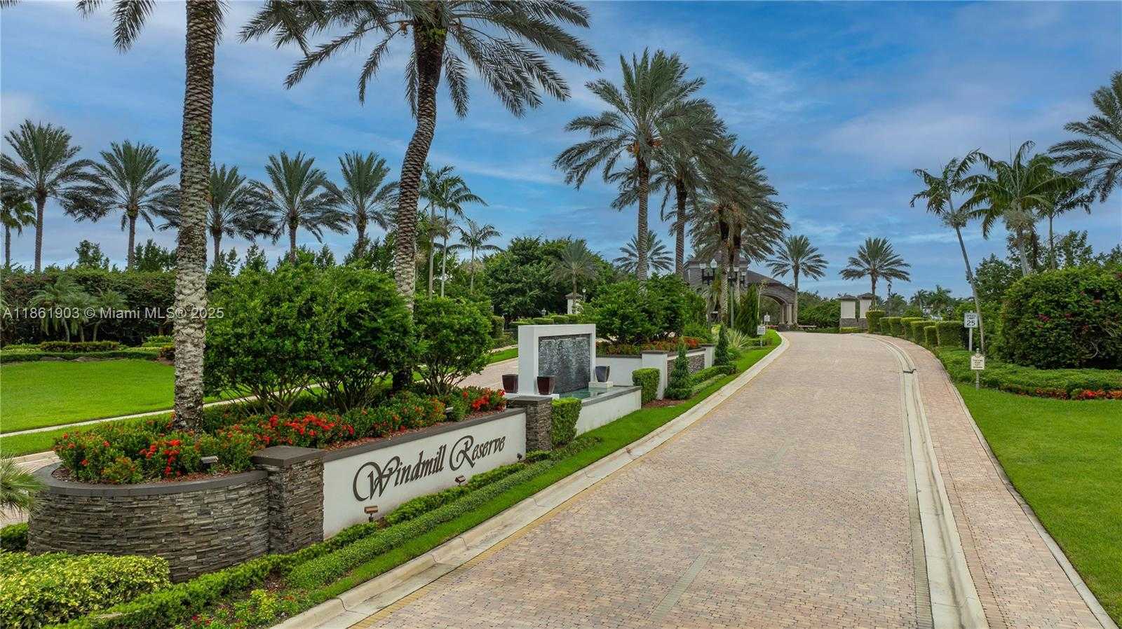 Small Image of 2951 LAKE RIDGE LN, Weston Number 52