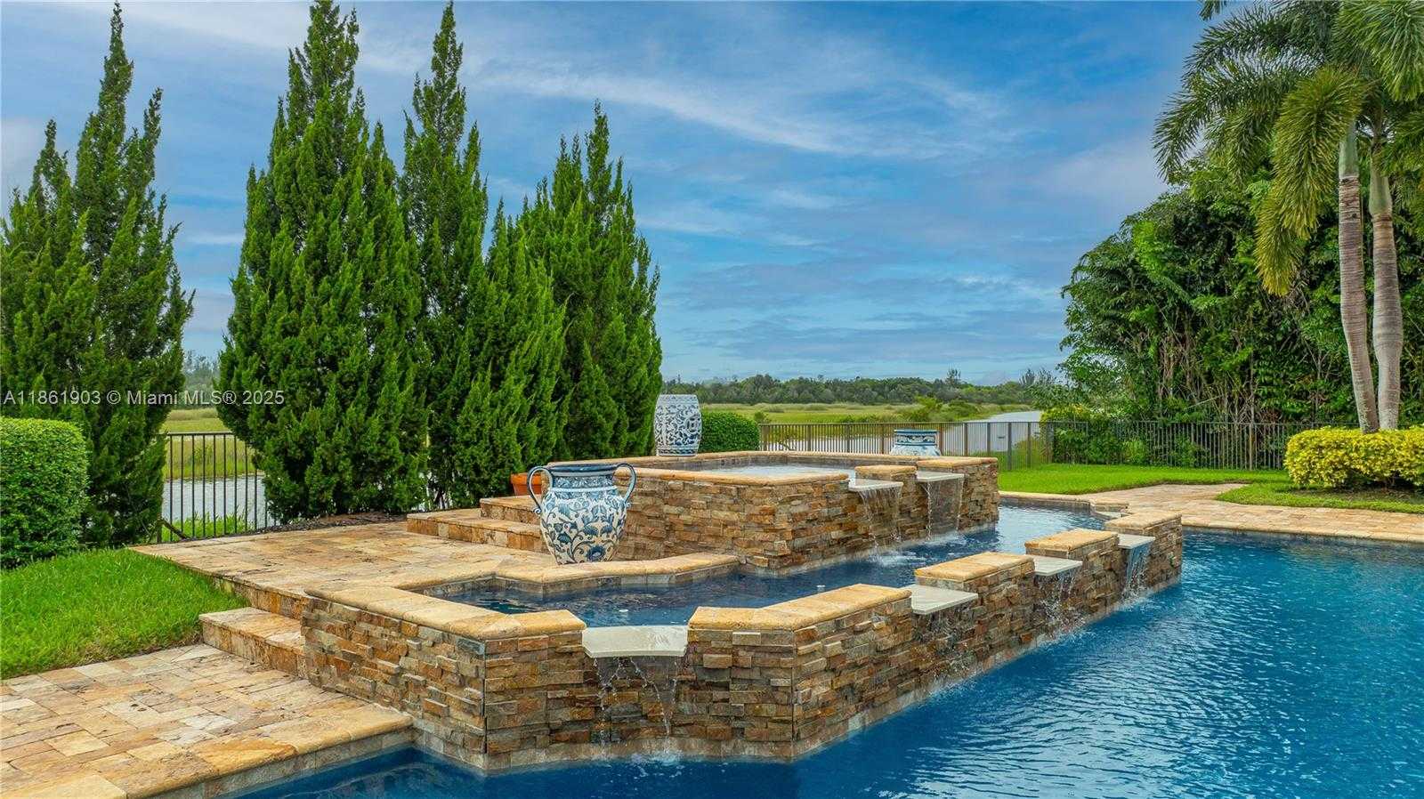 Small Image of 2951 LAKE RIDGE LN, Weston Number 57