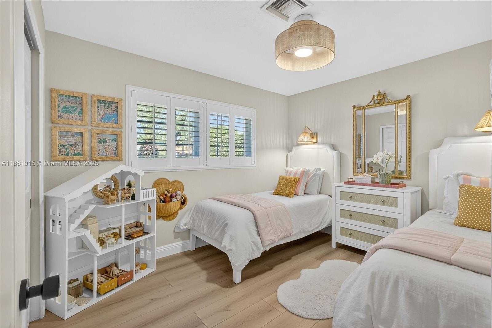 Small Image of 220 RUTLAND BLVD, West Palm Beach Number 15