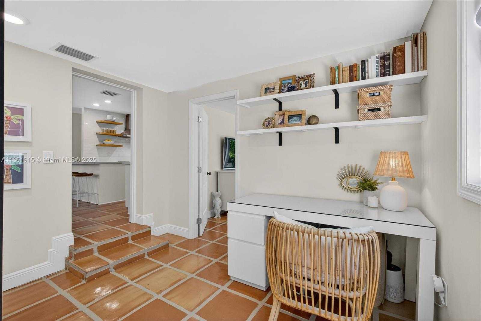 Small Image of 220 RUTLAND BLVD, West Palm Beach Number 16