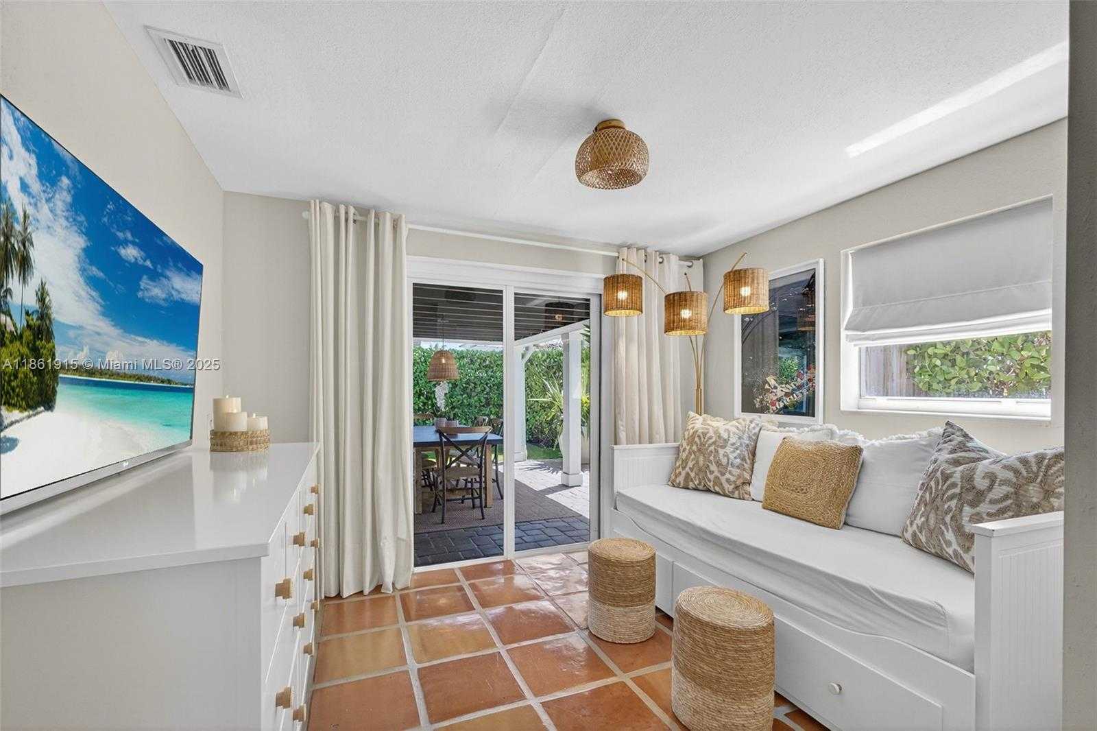 Small Image of 220 RUTLAND BLVD, West Palm Beach Number 17