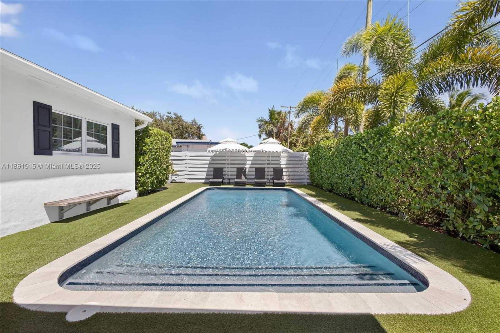 Small Image of 220 RUTLAND BLVD, West Palm Beach Number 19