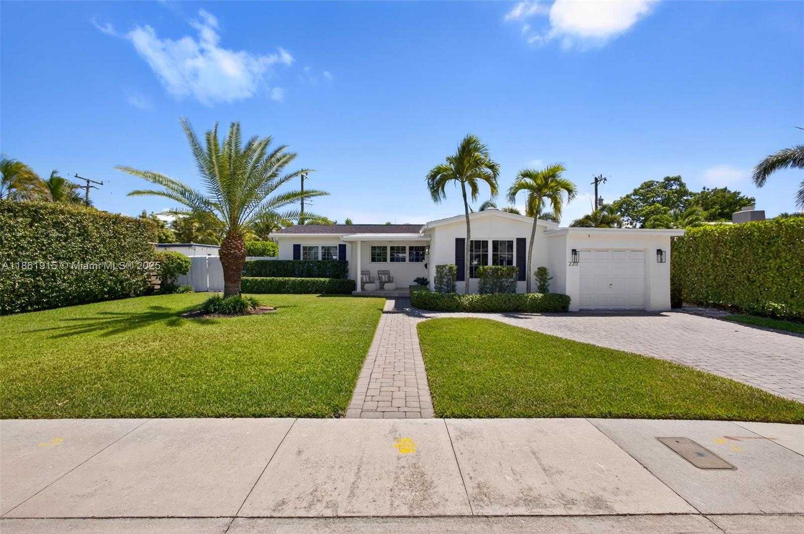 Small Image of 220 RUTLAND BLVD, West Palm Beach Number 2