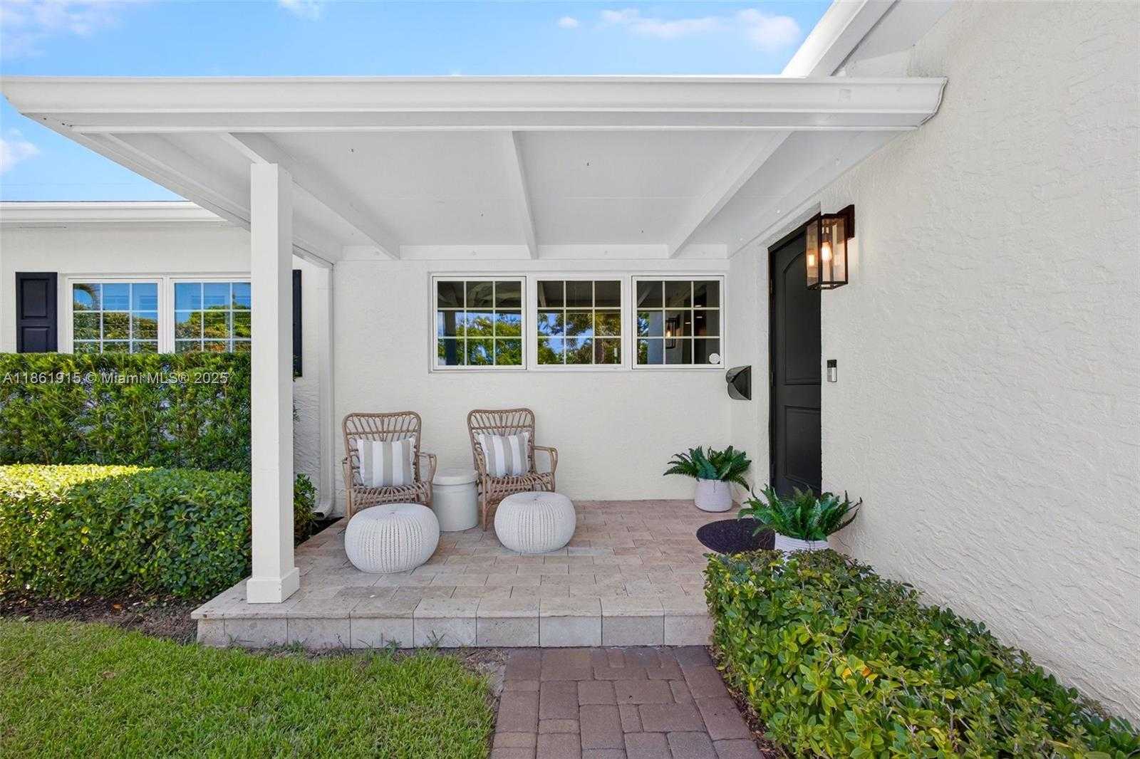 Small Image of 220 RUTLAND BLVD, West Palm Beach Number 3