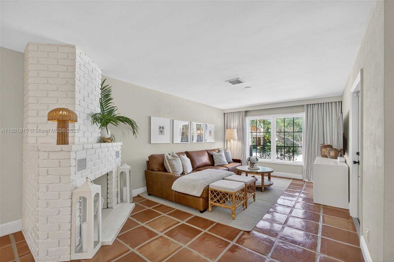 Small Image of 220 RUTLAND BLVD, West Palm Beach Number 4