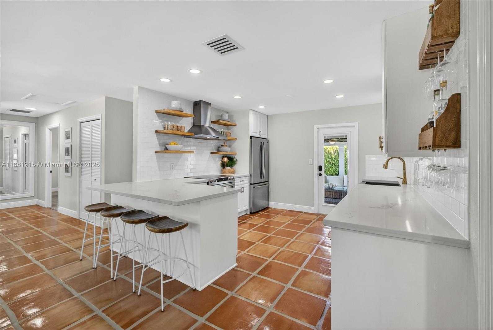 Small Image of 220 RUTLAND BLVD, West Palm Beach Number 7