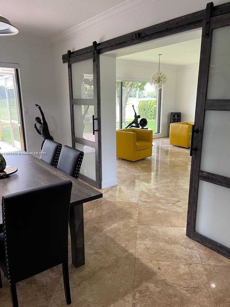 Small Image of 19265 EAST SAINT ANDREWS DR, Hialeah Number 12