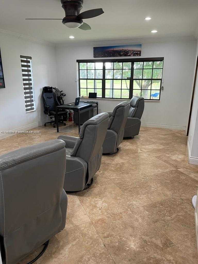 Small Image of 19265 EAST SAINT ANDREWS DR, Hialeah Number 13