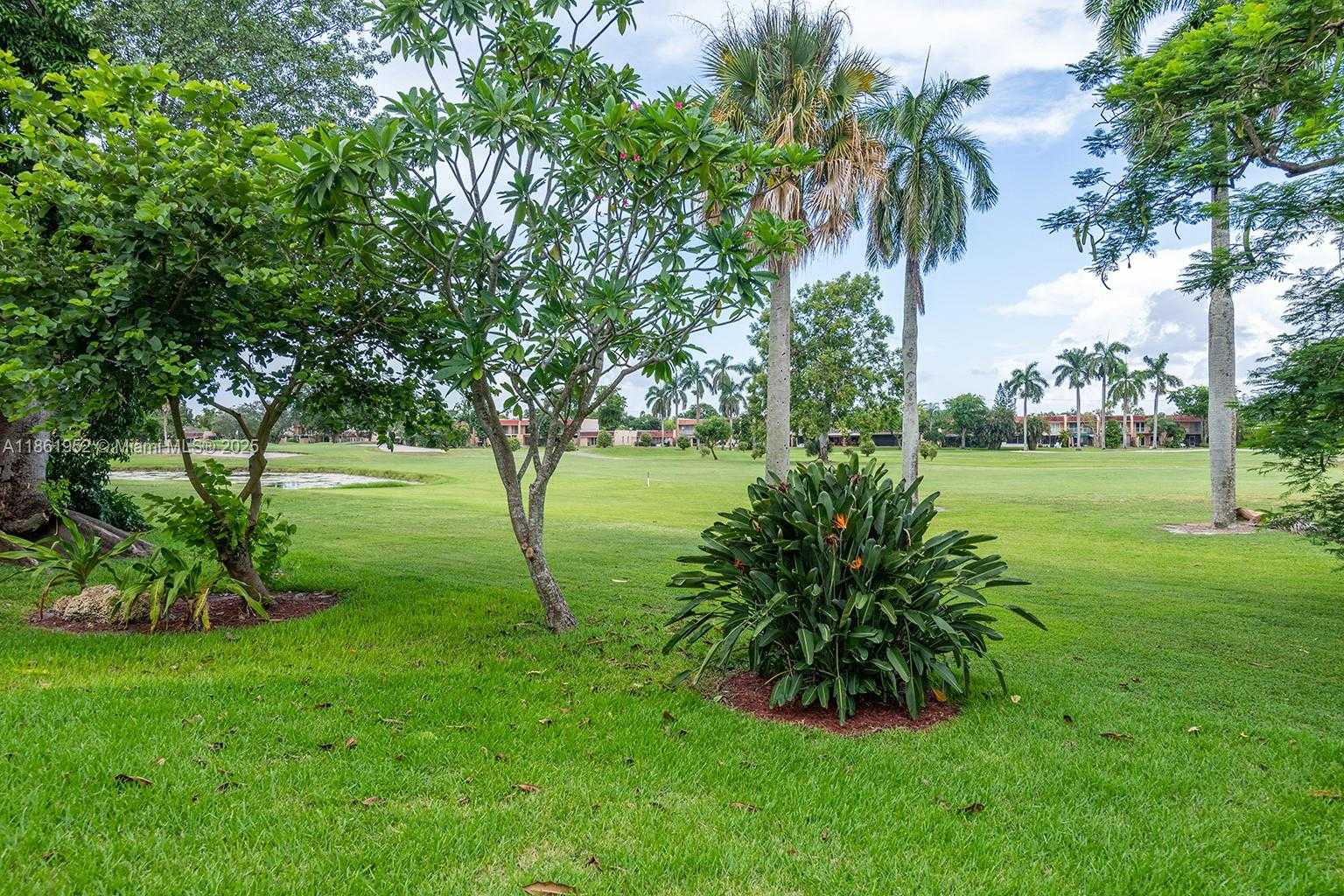 Small Image of 19265 EAST SAINT ANDREWS DR, Hialeah Number 14