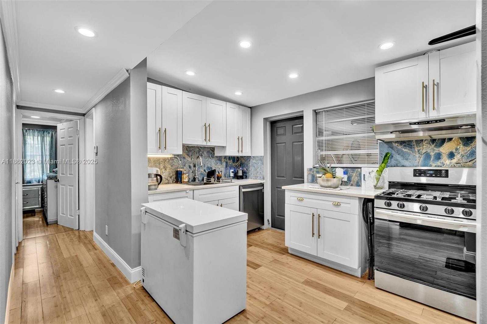 Small Image of 1510 NORTH WEST 11TH PL, Fort Lauderdale Number 10